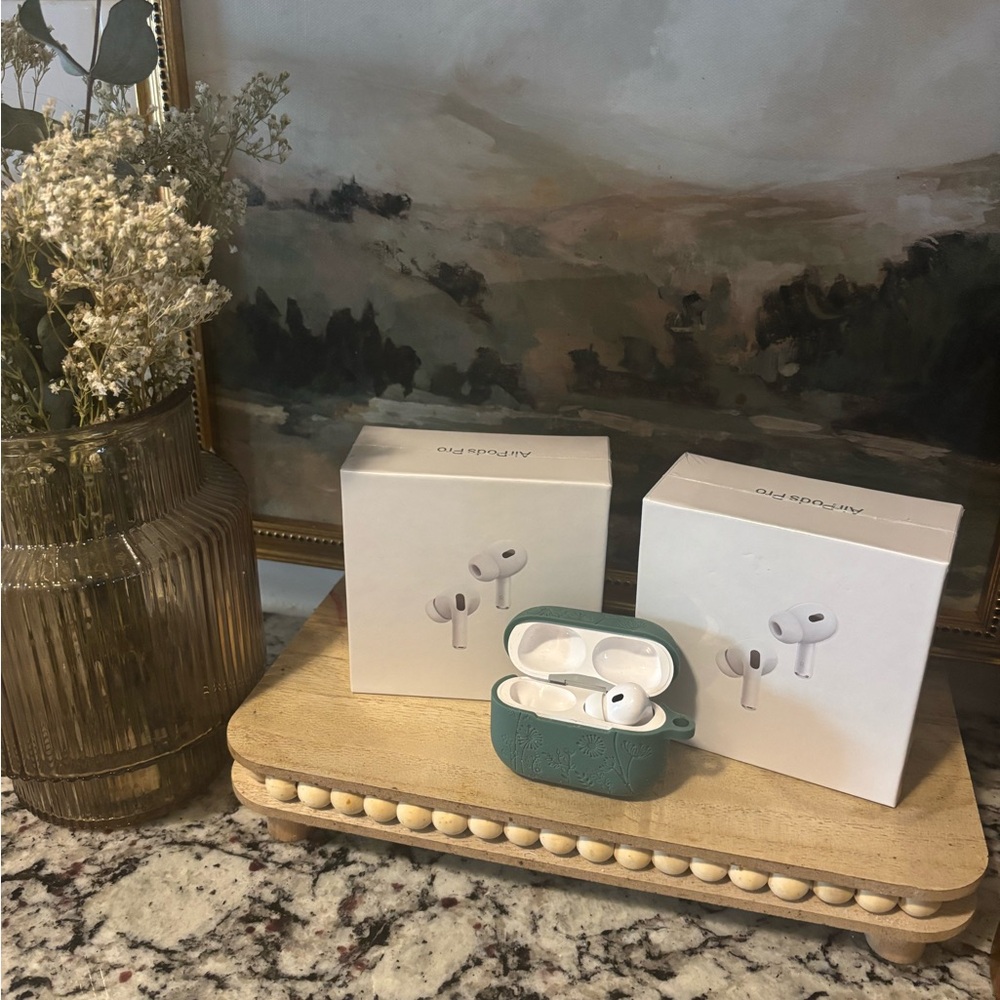 Wireless Earbuds with Teal Case